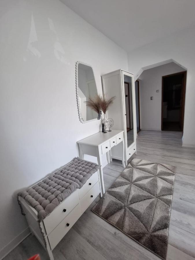 Clau Home Hunedoara Exterior foto